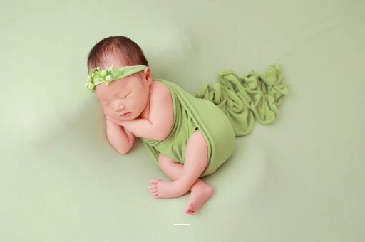 德清宝宝拍嗝吐奶